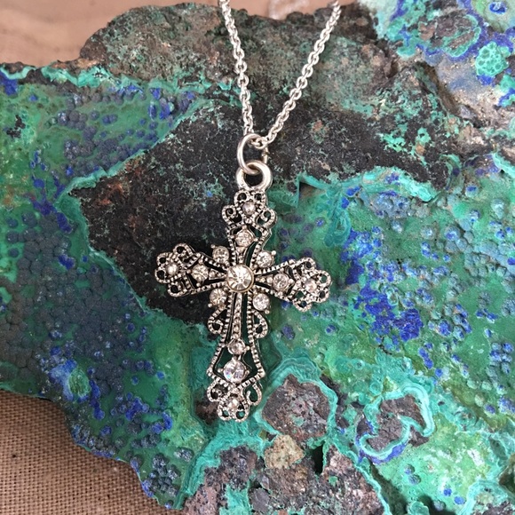 Lovely Little Cross - Picture 4 of 8